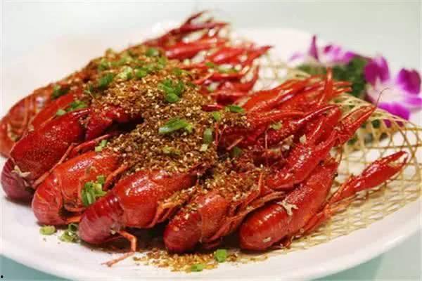 莱芜吃瓜视频小龙虾店